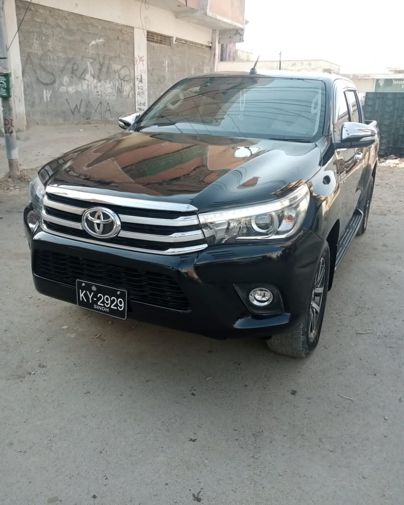 Toyota Hilux Revo (Black Double Cab)